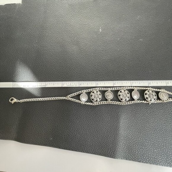 Floral Chain Chocker With Rhinestones - Picture 4 of 7